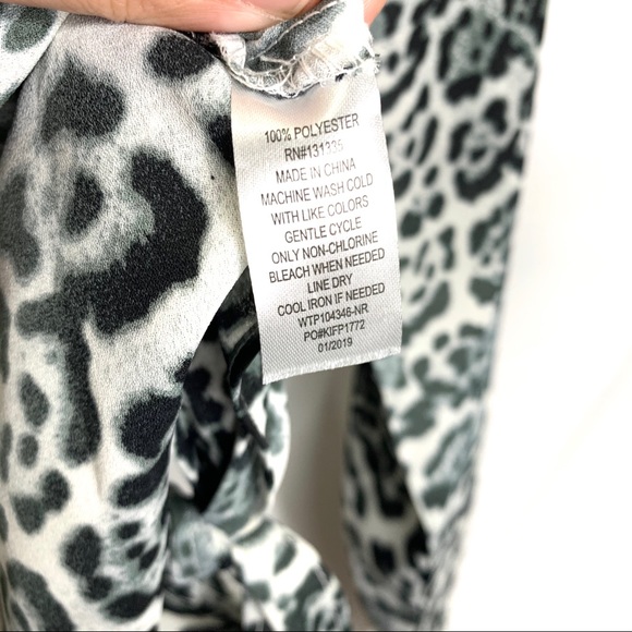 ⚠️ Socialite Tie Front Long Sleeve Blouse Size S - Picture 4 of 8